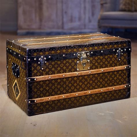 louis vuitton trunk